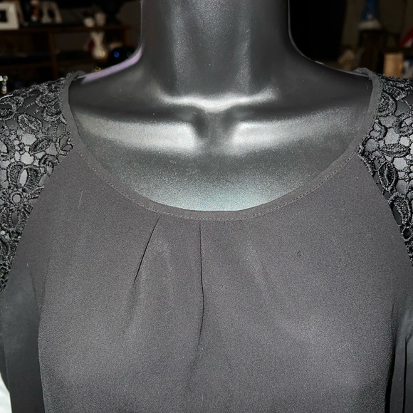 Philosophy Lace Flutter Cap Sleeves Blouse - Picture 2 of 9